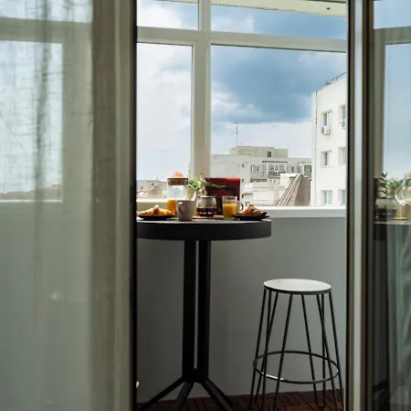 Santos - Old - View - Balcony - Netflix Bukarest