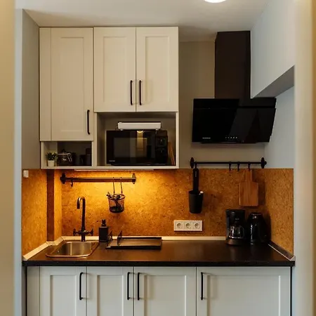 Santos - Old - View - Balcony - Netflix *