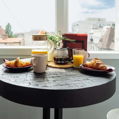 Santos - Old - View - Balcony - Netflix *