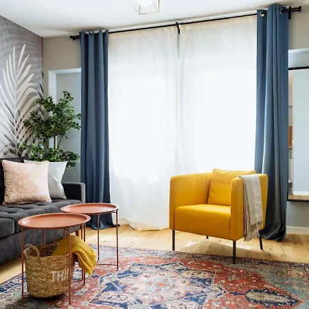 Santos - Old - View - Balcony - Netflix Appartement Boekarest