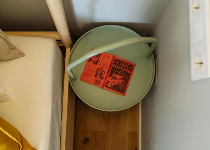 Santos - Old - View - Balcony - Netflix 아파트 부쿠레슈티